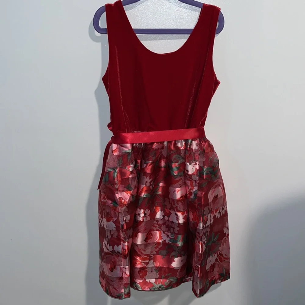 Children’s Place NWT! Girls 7/8 Pretty Red Velvet & Floral Dress